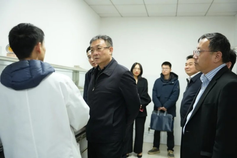 山東省供銷(xiāo)合作社聯(lián)合社黨組書(shū)記、理事會(huì)主任張傳忠一行蒞臨公司調(diào)研交流